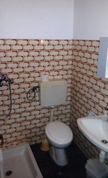 14-old-bathroom-acropolis-hotel-sivota-vacation-greece-hotel-sivota-diakopes-thesprotia-epirus-aquarius-travel