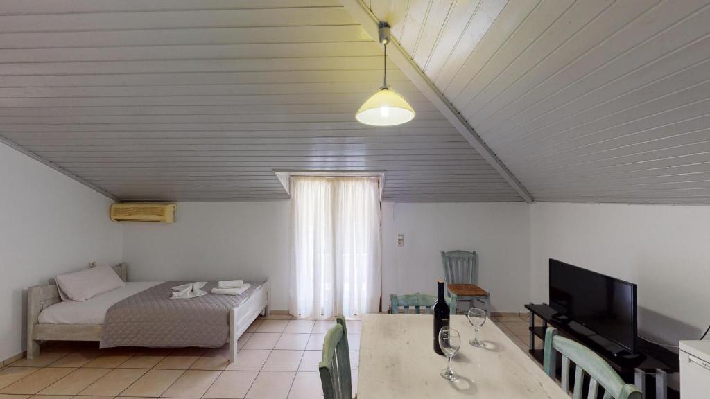 7 acropolis-hotel-sivota-vacation-greece-hotel-sivota-diakopes-thesprotia-epirus-aquarius-travel