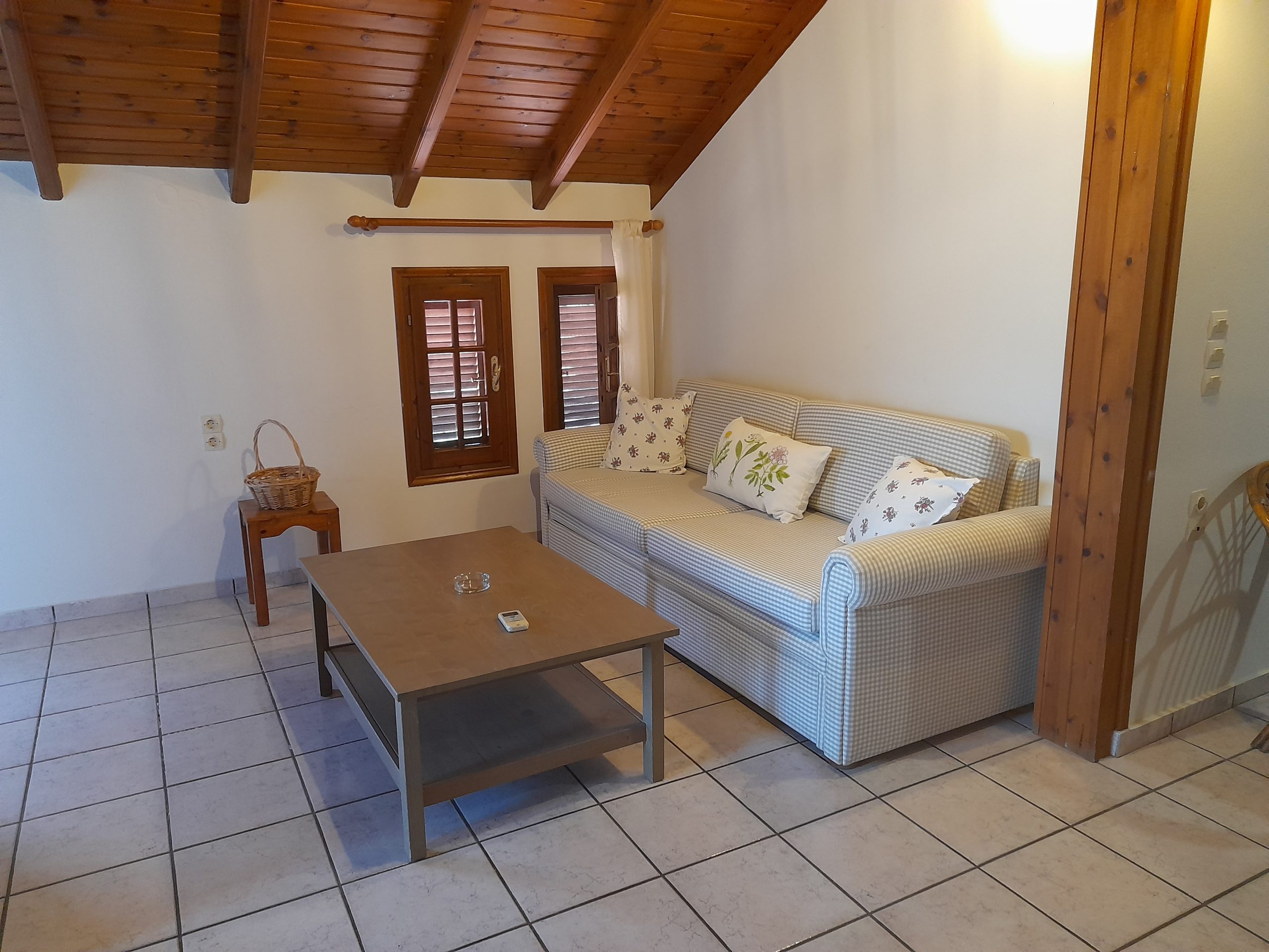 Villa Emily No4 trilo σοφιτα (12)