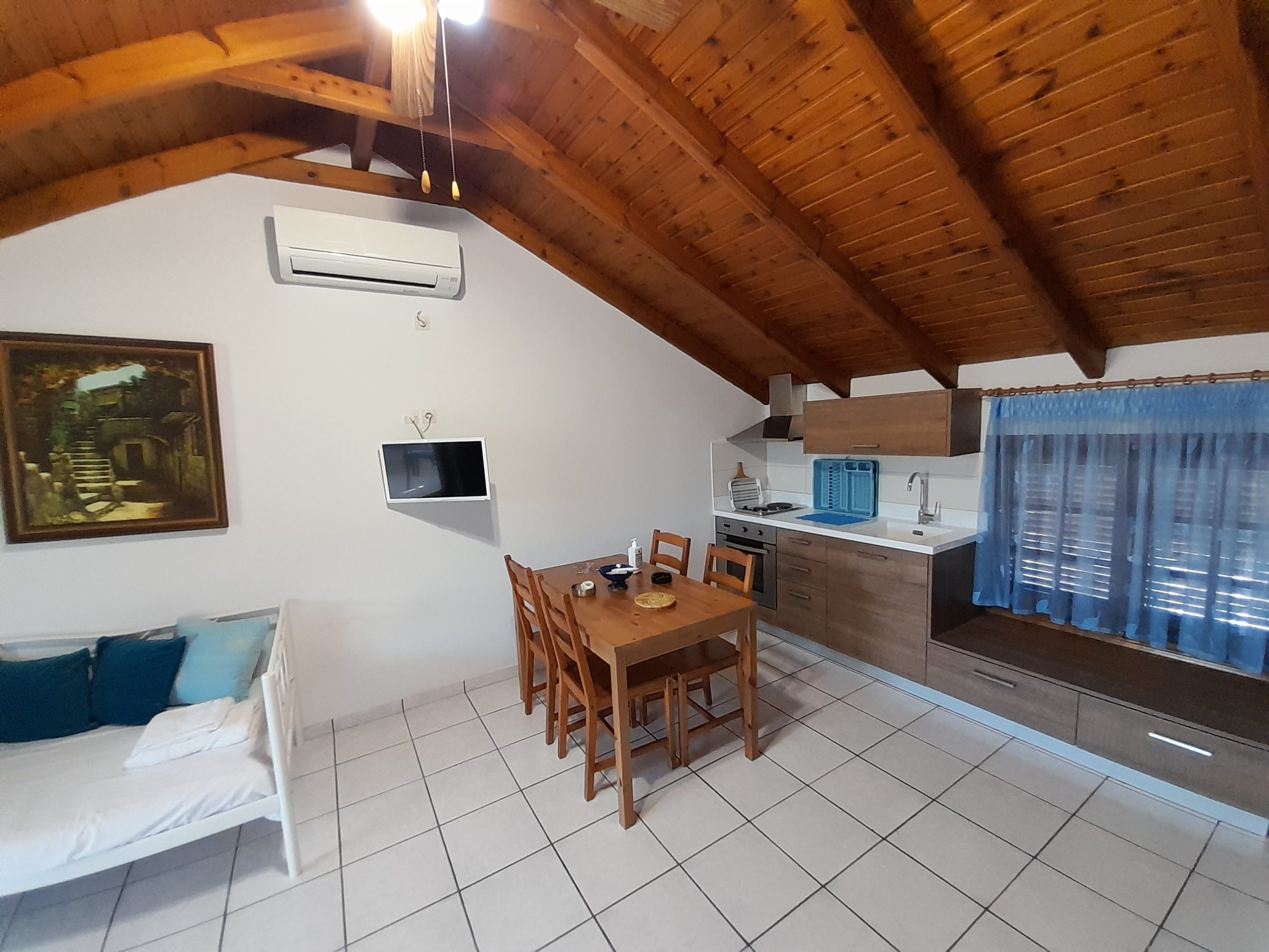 Villa Emily No5 bilo σοφιτα (4)