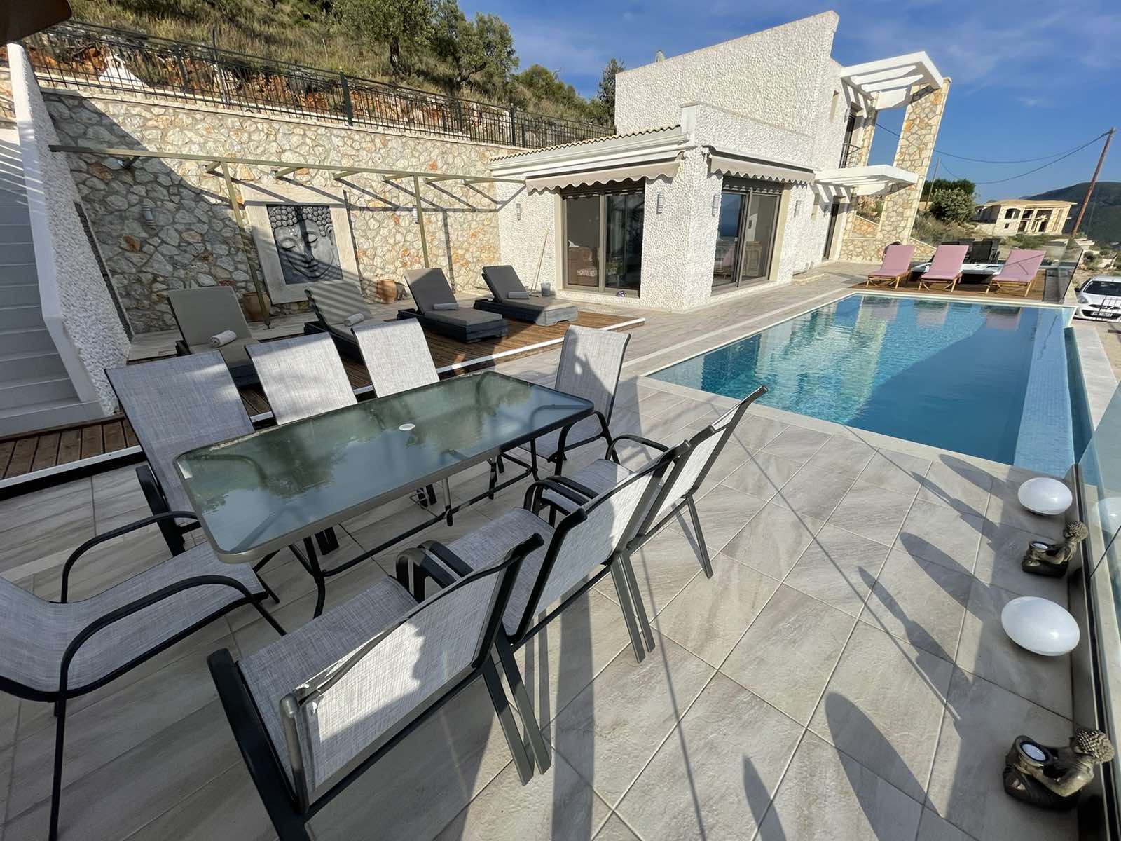 3. Villa 2
