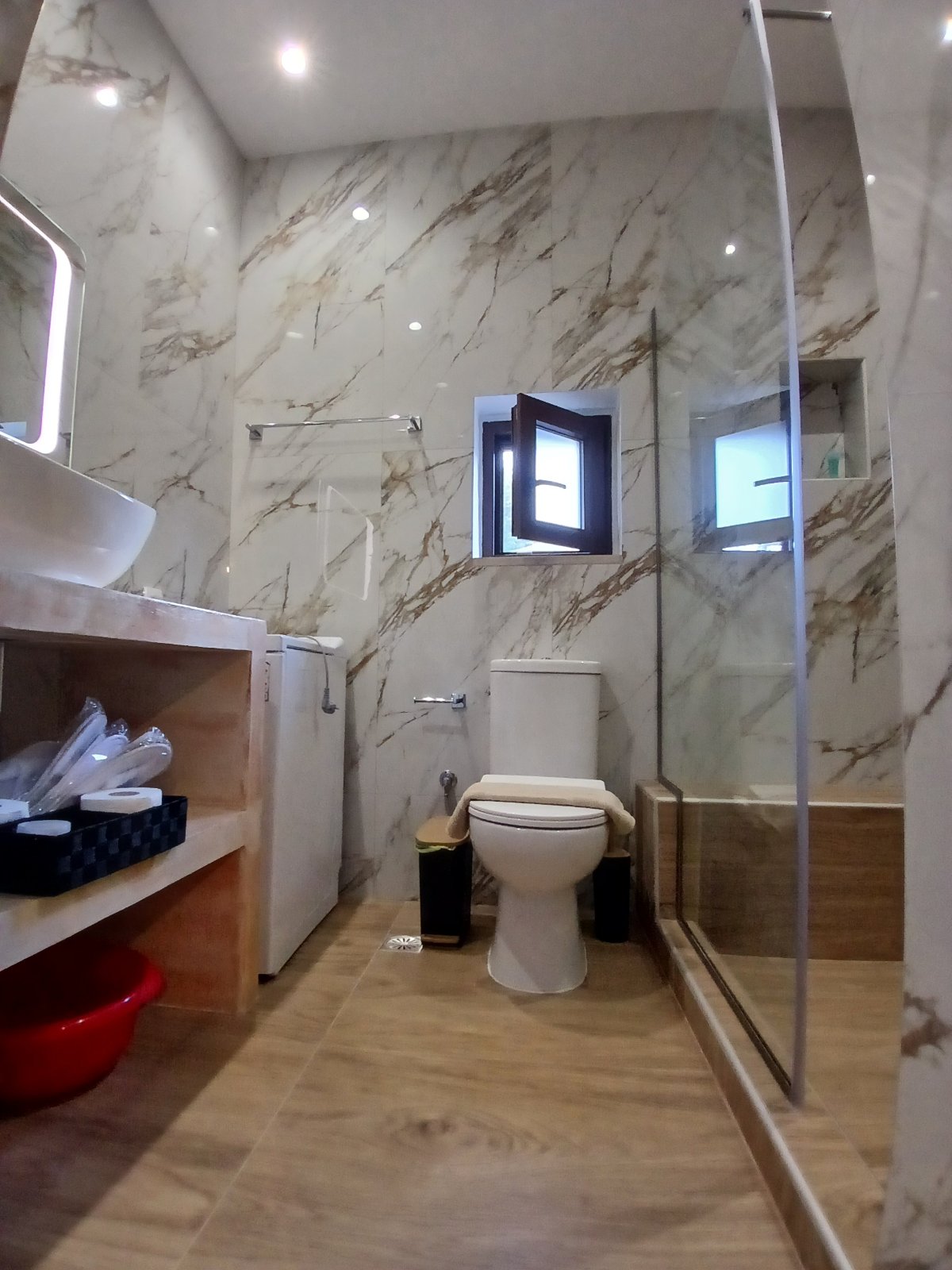 Christopher Apartment (11)